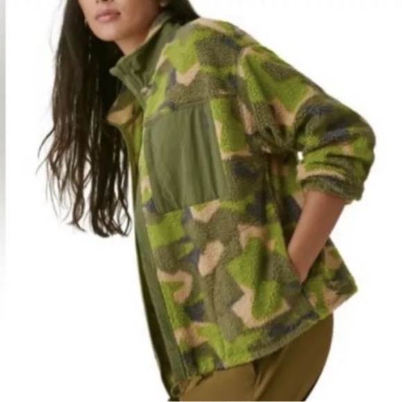 Bass Outdoor Women’s Camo Fleece Front pocket Zipper NWT size XL - Picture 15 of 16